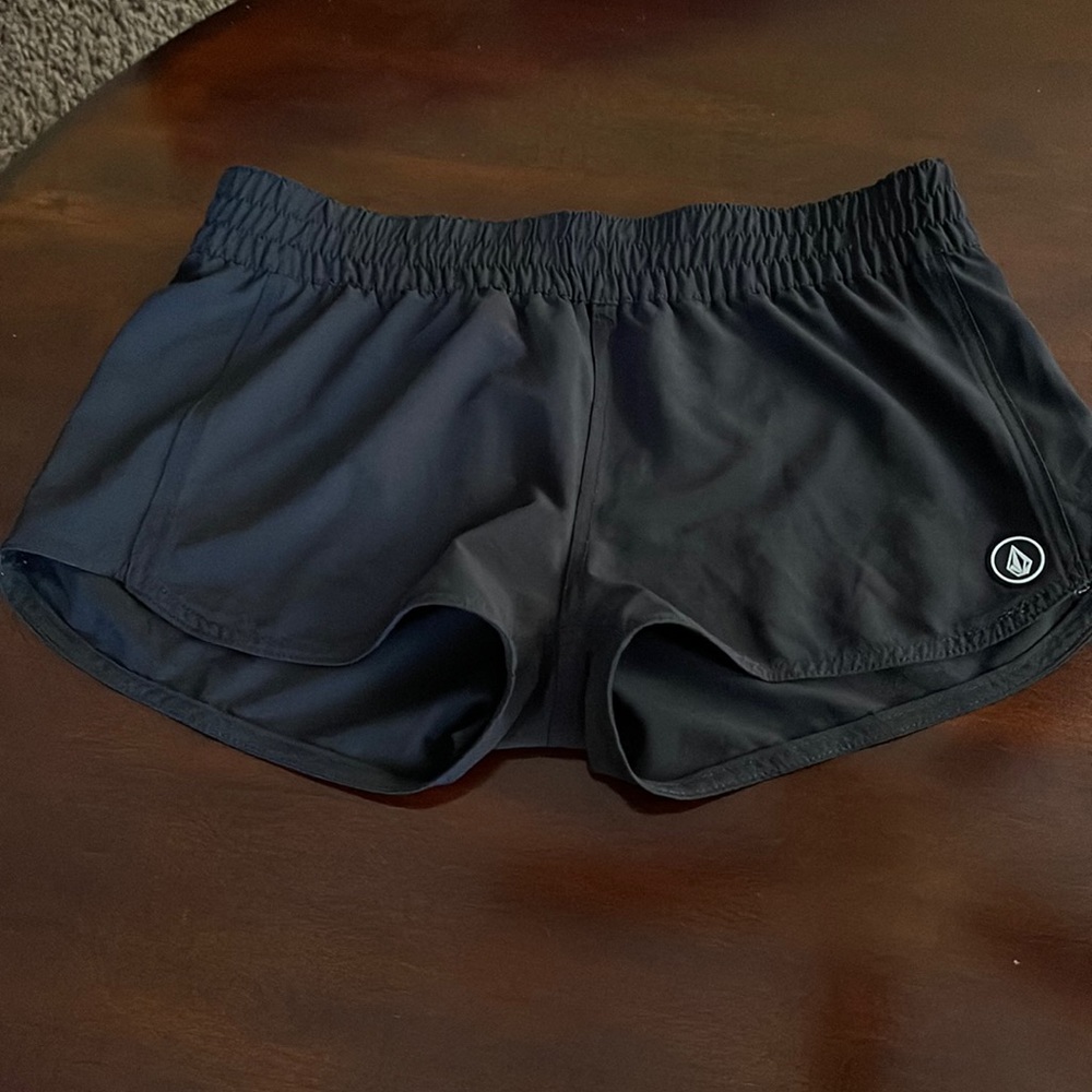 Volcom shorts size medium